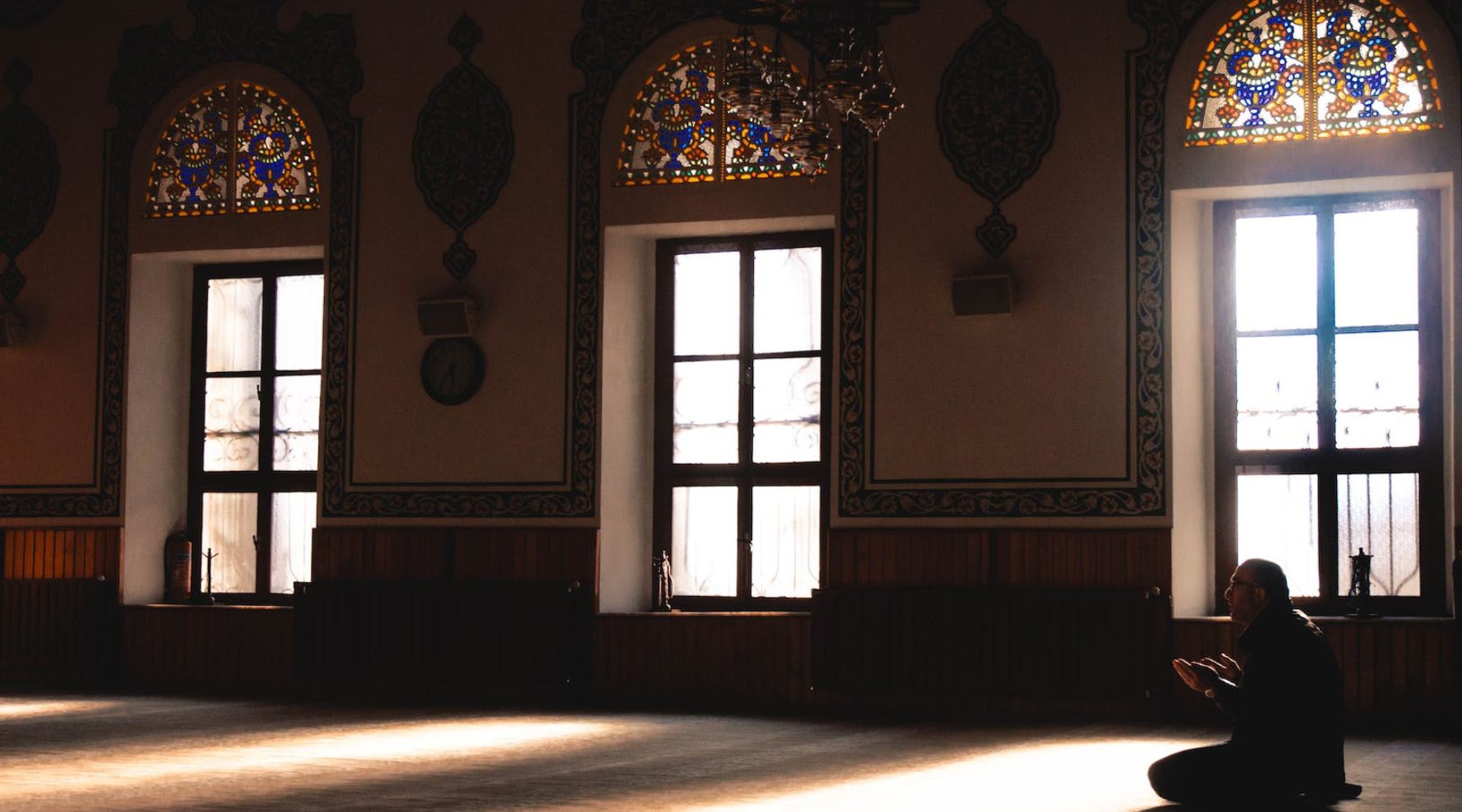 Doa agar Hati Tenang, Meraih Kedamaian Spiritual dalam Islam